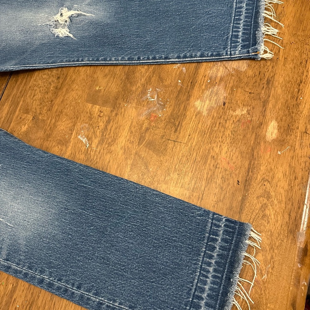 Levi’s 501 XX Classic Blue Cropped Stretch Distressed Jeans - Picture 5 of 9